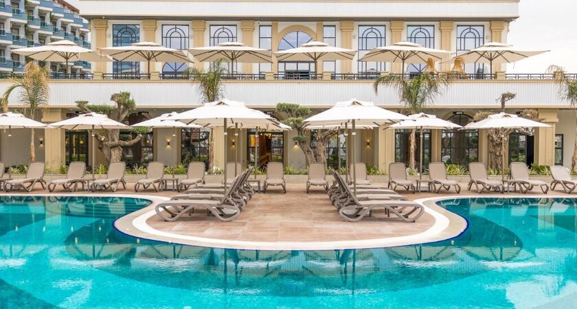 Serenity Queen Hotel